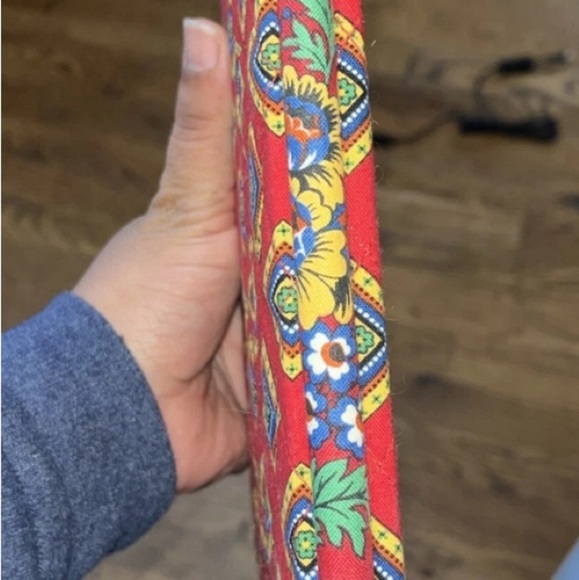 VERA BRADLEY QUILTED PICTURE FRAME PHOTO BOOK 4x6 VILLA RED - Picture 4 of 4